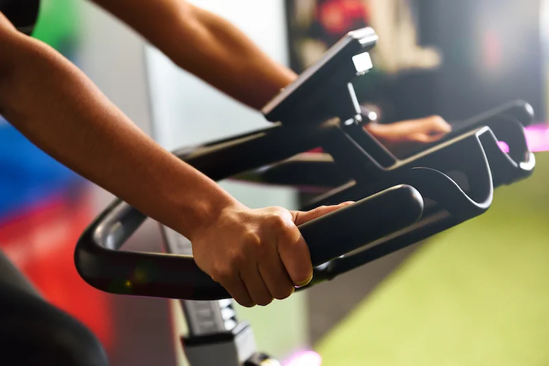 Mantenimiento y cuidado de una bicicleta estática